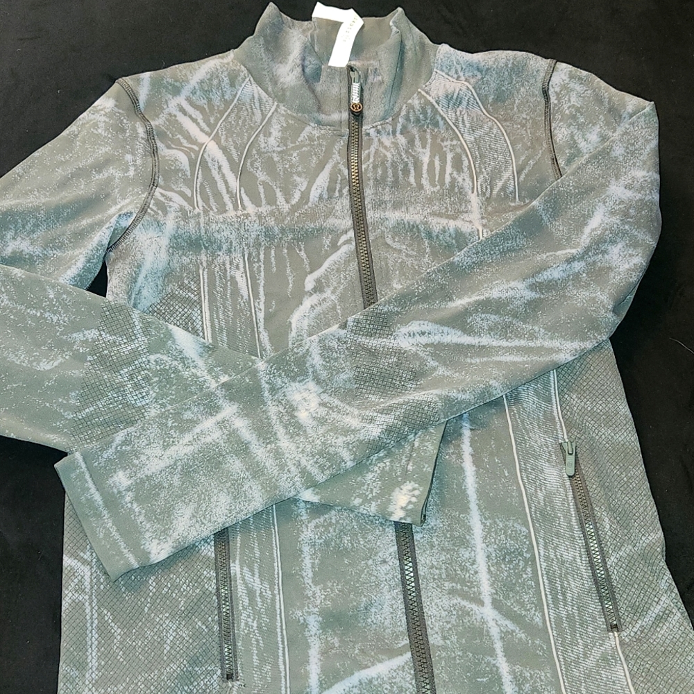 LULULEMON Zip sweater